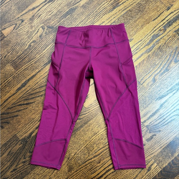 Athleta contender capri leggings. - Picture 7 of 7